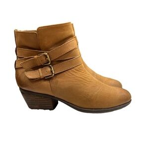 Clarks Leather Women’s Ankle Boots size 7.5